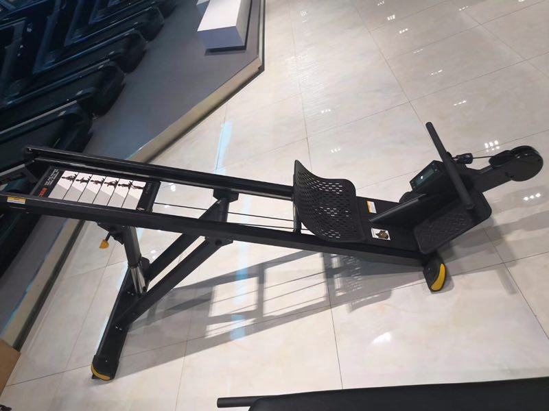 プロ仕様の屋内エアロビクス用フィットネス機器。パドル式、傾斜 - Fitness Equipment のレビューと価格